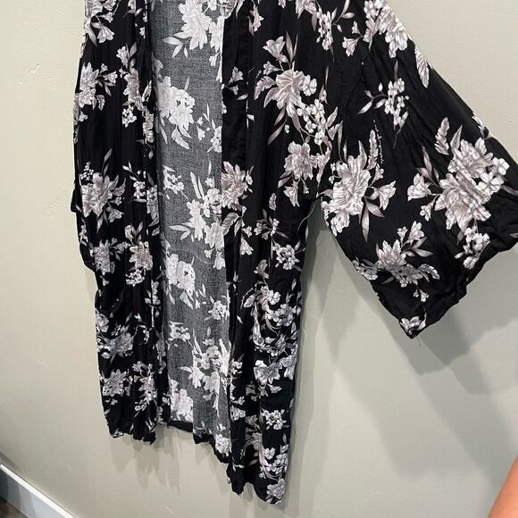 Spiritual Gangster Maya Floral Kimono Top - One Size - Picture 9 of 13